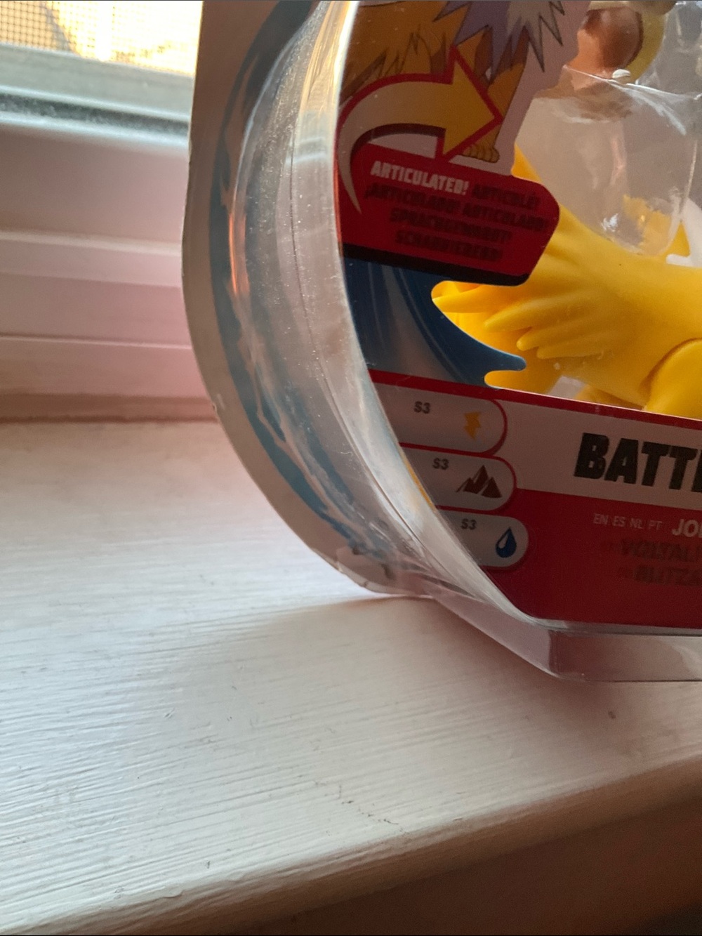 Pokémon Three Battle Figure Set - Jolteon Cubone Froakie - Yellow Blue Brown - Picture 7 of 8